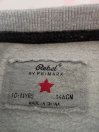 Sudadera gris con logo NOISE
primark