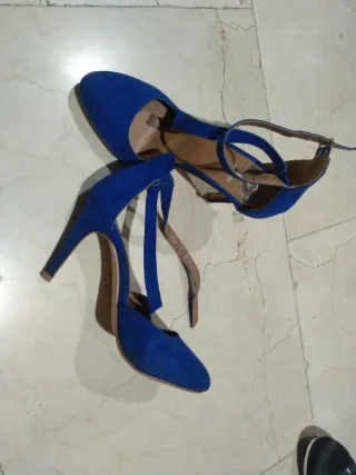 Zapatos de tacón azul para mujer