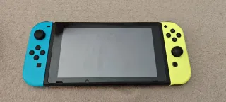 Nintendo Switch Azul y Amarillo