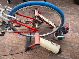 Conjunto Rodillo Élite + Bicicleta BH
