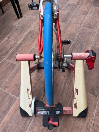 Conjunto Rodillo Élite + Bicicleta BH
