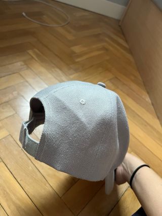 Gorra gris