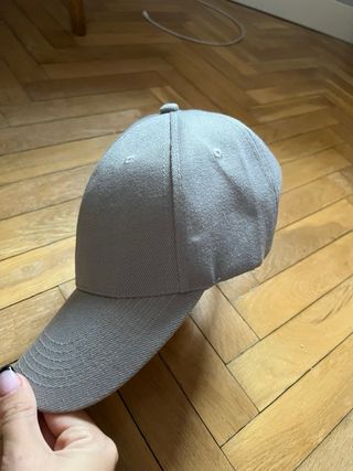 Gorra gris