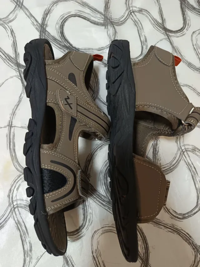 Sandalias Hombre Talla 42, Marrón, con velcro.