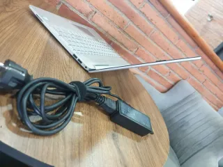 HP i7 SSD Portátil Plata