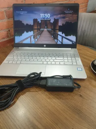 HP i7 SSD Portátil Plata