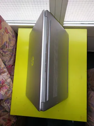 HP i7 SSD Portátil Plata