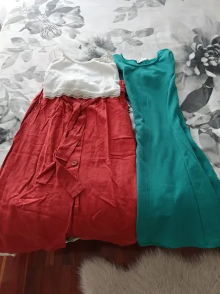 Conjunto: Falda larga roja y vestido corto 