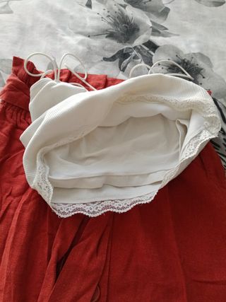 Conjunto: Falda larga roja y vestido corto 