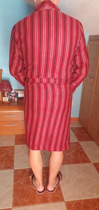 Bata Tebra Hombre Talla M Rayas Rojas