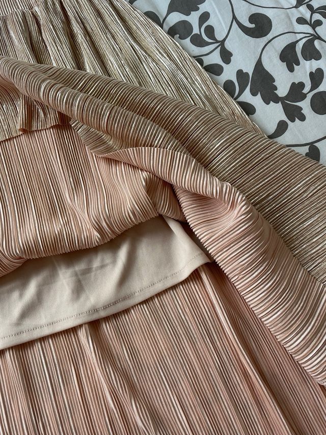 Falda midi plisada dorada talla M
