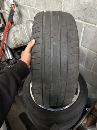 Llanta BMW 235/45 ZR 17 Michelin