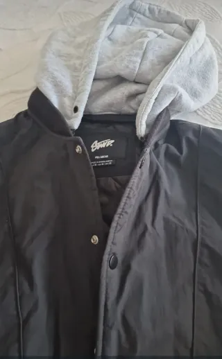 Chaqueta chico con capucha