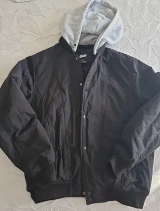 Chaqueta chico con capucha