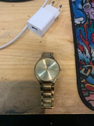 Reloj Longbo Dorado Elegante