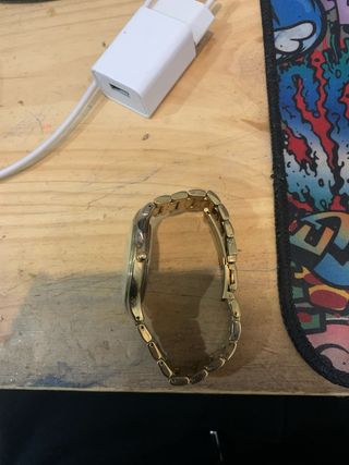 Reloj Longbo Dorado Elegante