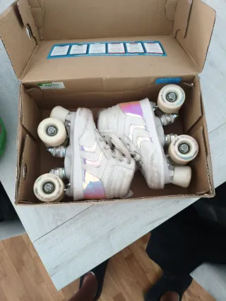 Patines para niña blancos con detalles iridiscente