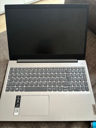 Lenovo IdeaPad 3 81W1 Plata