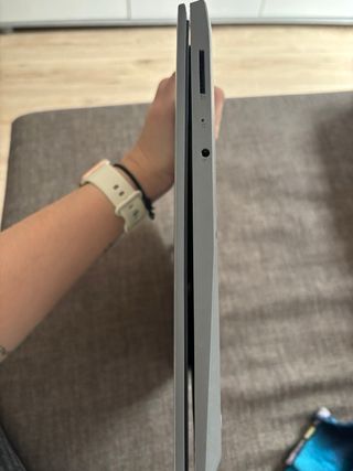 Lenovo IdeaPad 3 81W1 Plata