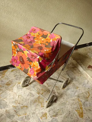 Carrito de muñecas vintage años 70