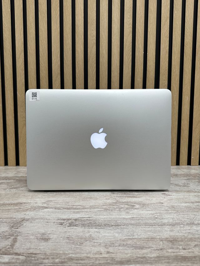 MacBook Air 13" 2017 i7 8gb 500gb SSD