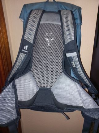 Mochila Deuter AC Lite 24 senderismo