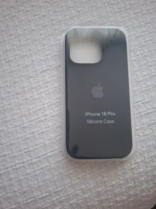 Funda iPhone 16 Pro Silicone Case Apple