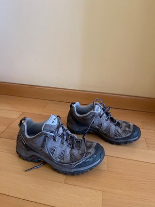 Zapatos trekking Salomon grises