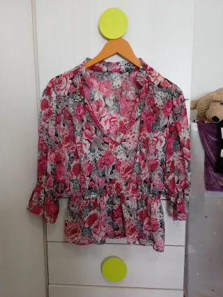Camisa gasa floral manga abullonada