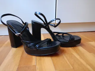 Sandalias de tacón negras