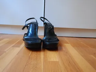 Sandalias de tacón negras