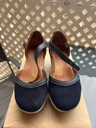 Zapatos de cuña azul marino