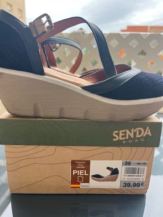 Zapatos de cuña azul marino