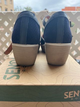 Zapatos de cuña azul marino
