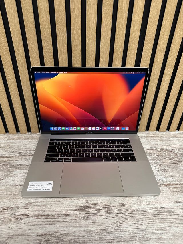 MacBook Pro 15" 2019 i7 16gb 500gb SSD
