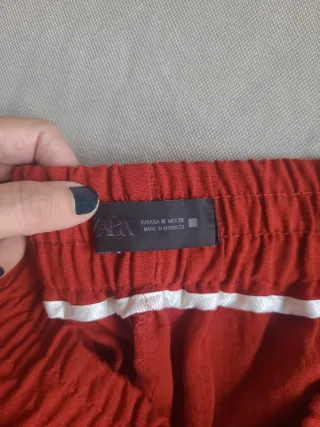 Pantalón ancho Zara rojo