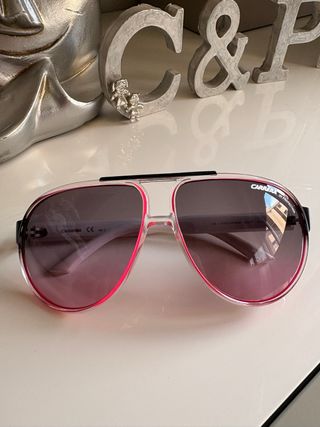 Gafas de sol Carrera rosas y moradas