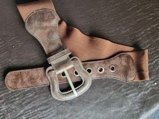 Cinturones varios, algunos sin estrenar