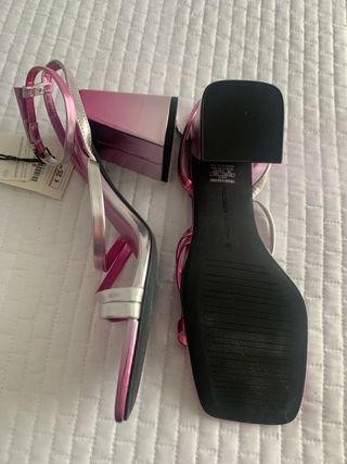 Sandalias Pull&Bear tacón rosa y plata