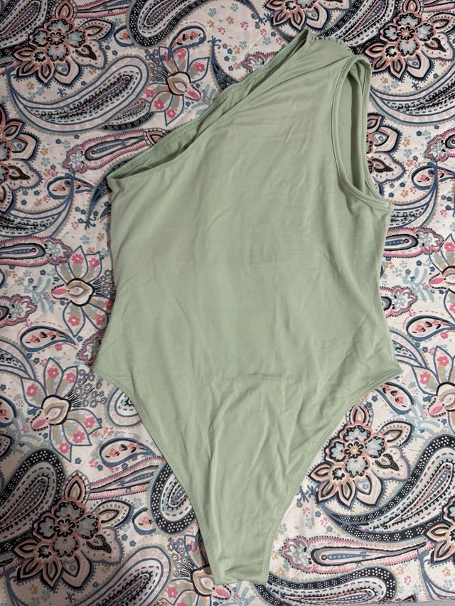 Body verde agua asimétrico