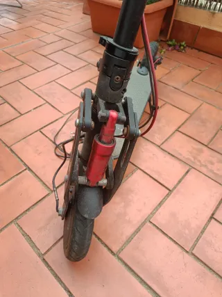 Patinete Xiaomi Monorim con suspensión + Repuestos