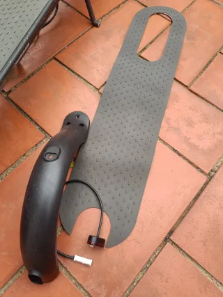 Patinete Xiaomi Monorim con suspensión + Repuestos