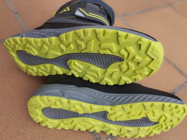 Botas de agua N 37. Nuevas. Sin estrenar