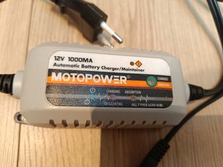 Cargador Batería Moto 12V 3000MA
