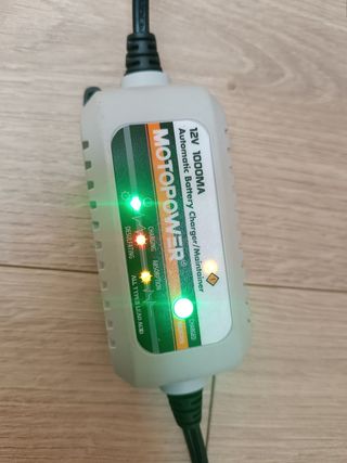 Cargador Batería Moto 12V 3000MA