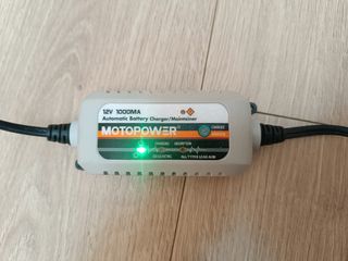 Cargador Batería Moto 12V 3000MA