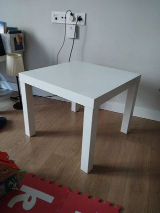 2 Mesitas auxiliar IKEA blanca.