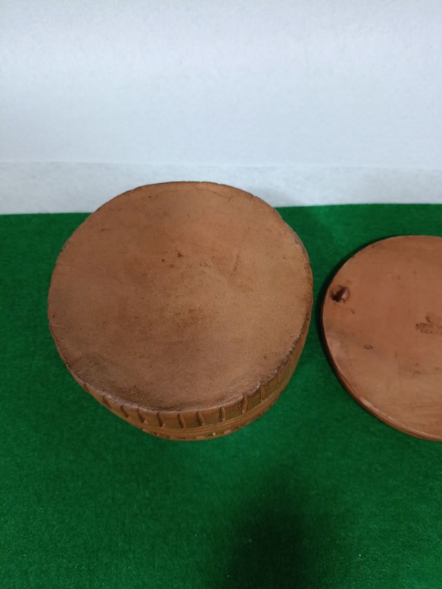 Caja barro cocido y esmalte con elefante.