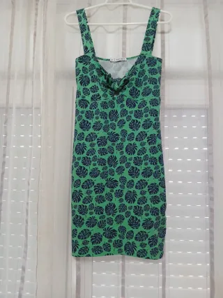 Vestido verde corto estampado hojas