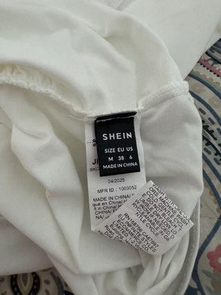 Body blanco asimétrico